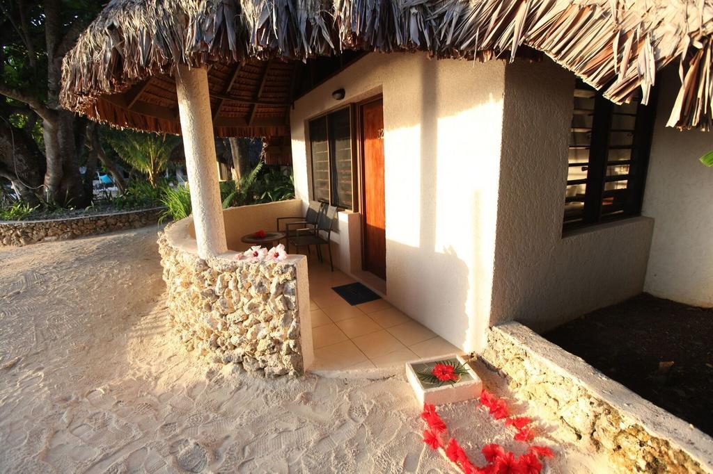 Breakas Beach Resort (Adults Only) Port Vila Exterior foto