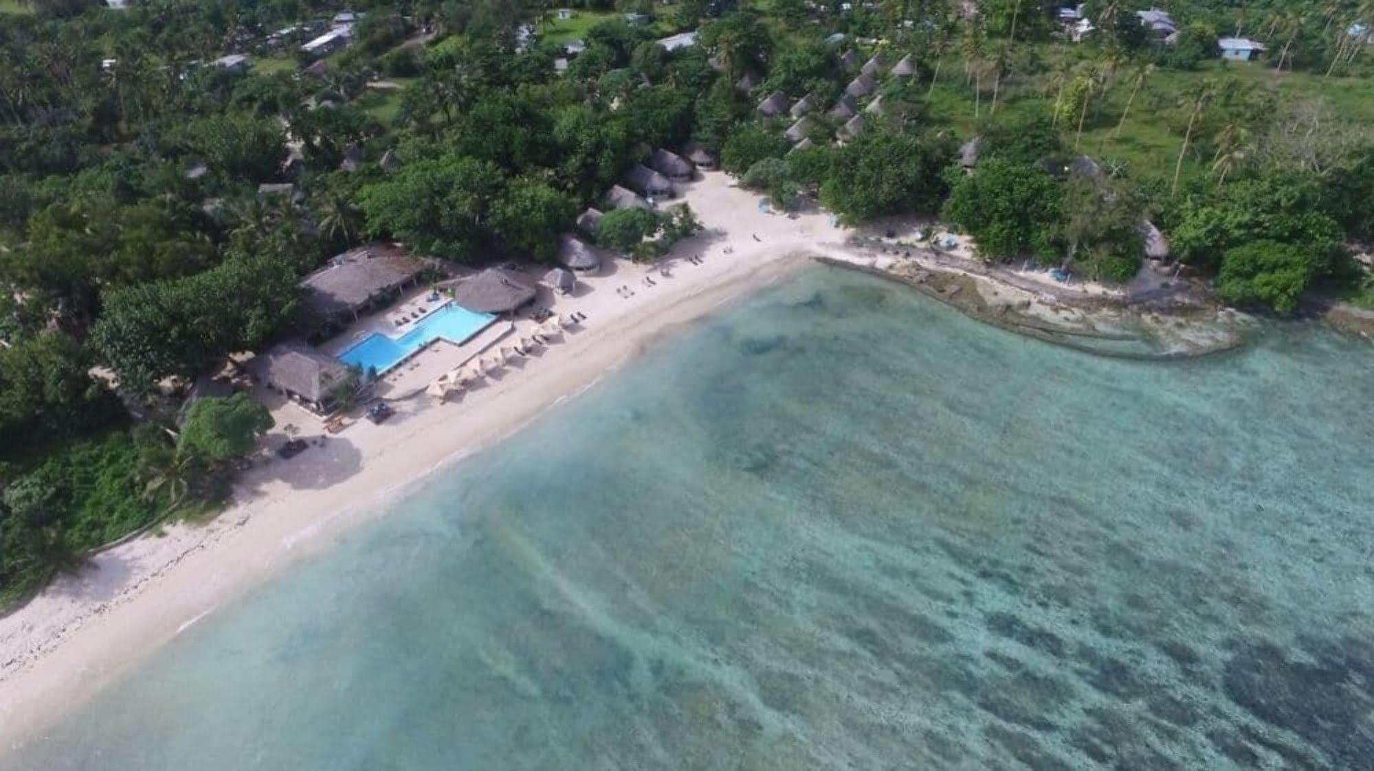 Breakas Beach Resort (Adults Only) Port Vila Exterior foto